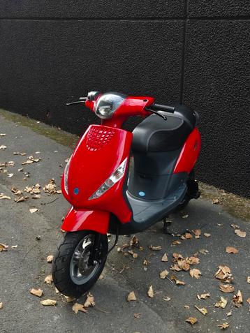 Piaggio zip 2t B klasse 6k km beschikbaar voor biedingen