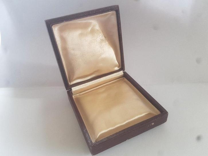 Vintage juwelendoosje, Handtassen en Accessoires, Antieke sieraden, Overige typen, Overige materialen, Ophalen of Verzenden
