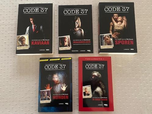 Lot van boeken : CODE 37 ( Tille Vincent ), Boeken, Thrillers, Ophalen of Verzenden