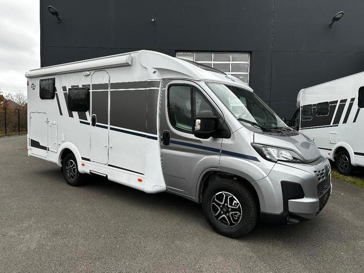 Carado Hymer V 347 boite auto "neuf" avec clever lift, Caravanes & Camping, Camping-cars, Entreprise, jusqu'à 4, Semi-intégral
