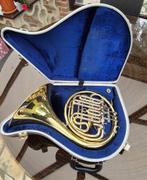 Hoorn Hans Hoyer, goudmessing, dubbelhoorn, Muziek en Instrumenten, Ophalen, Gebruikt, F-hoorn, Met koffer