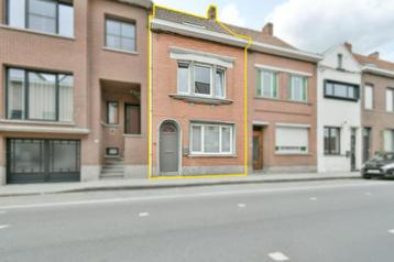 Instapklare woning met ruime tuin nabij centrum Wevelgem. beschikbaar voor biedingen