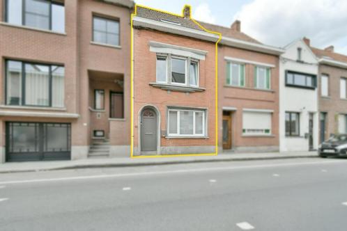 Instapklare woning met ruime tuin nabij centrum Wevelgem., Immo, Huizen en Appartementen te koop, Provincie West-Vlaanderen, 200 tot 500 m²