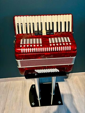 Serenelli accordeon met degelijke koffer