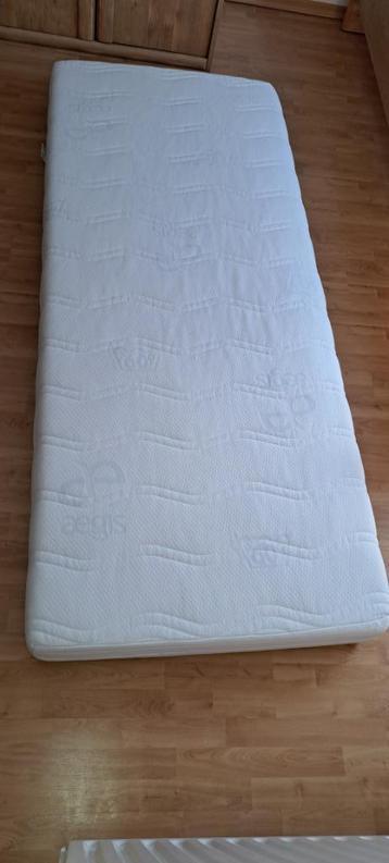 TOPDEAL Nieuwstaat Matras Merk Velda 90x220. NIEUW € 495 beschikbaar voor biedingen