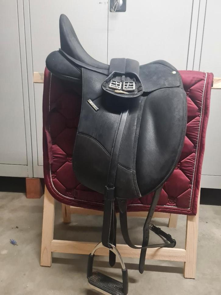 Dressuurzadel, Animaux & Accessoires, Chevaux & Poneys | Selles, Comme neuf, Enlèvement ou Envoi