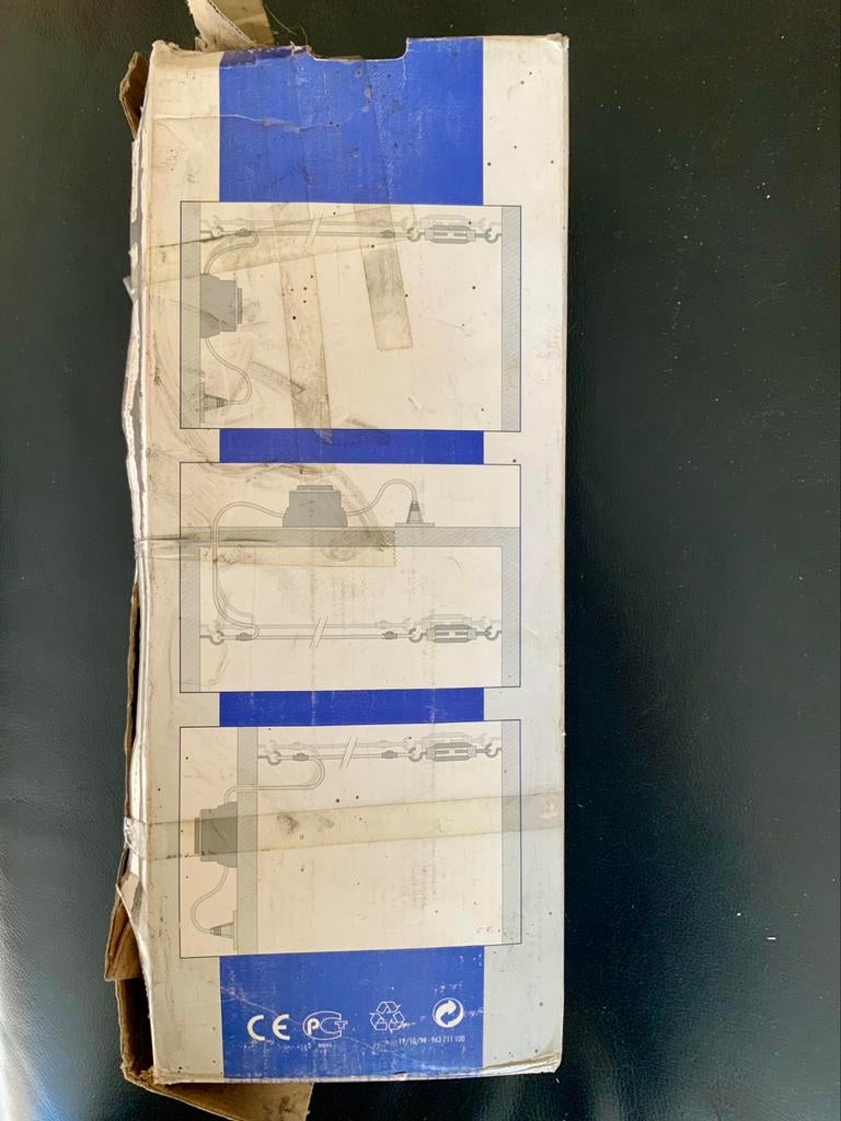 1 boîte avec un ensemble de lance à câble halogène., Maison & Meubles, Neuf, Enlèvement ou Envoi, Halogène, Spot encastrable ou Spot mural