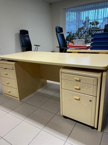 kantoormeubilair: bureau - rolcontainer - opbergkast -  beschikbaar voor biedingen