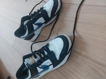 nike dunk low beschikbaar voor biedingen