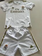 Tenue Real Madrid: short + shirt (kind), Sport en Fitness, Ophalen of Verzenden, Gebruikt, Shirt