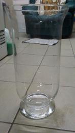 Een grote glazen vaas doorzichtig glas, Huis en Inrichting, Woonaccessoires | Vazen, Glas, Zo goed als nieuw, Ophalen