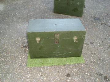 Grote antieke (groen) houten legerkist (Engels leger) beschikbaar voor biedingen