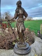 Superbe statue en bronze signé (dame kabyle au sabre)., Bronze, Enlèvement ou Envoi