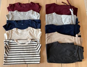 Pakketje maat 110/t-shirts met lang mouw en joggingbroeken. beschikbaar voor biedingen