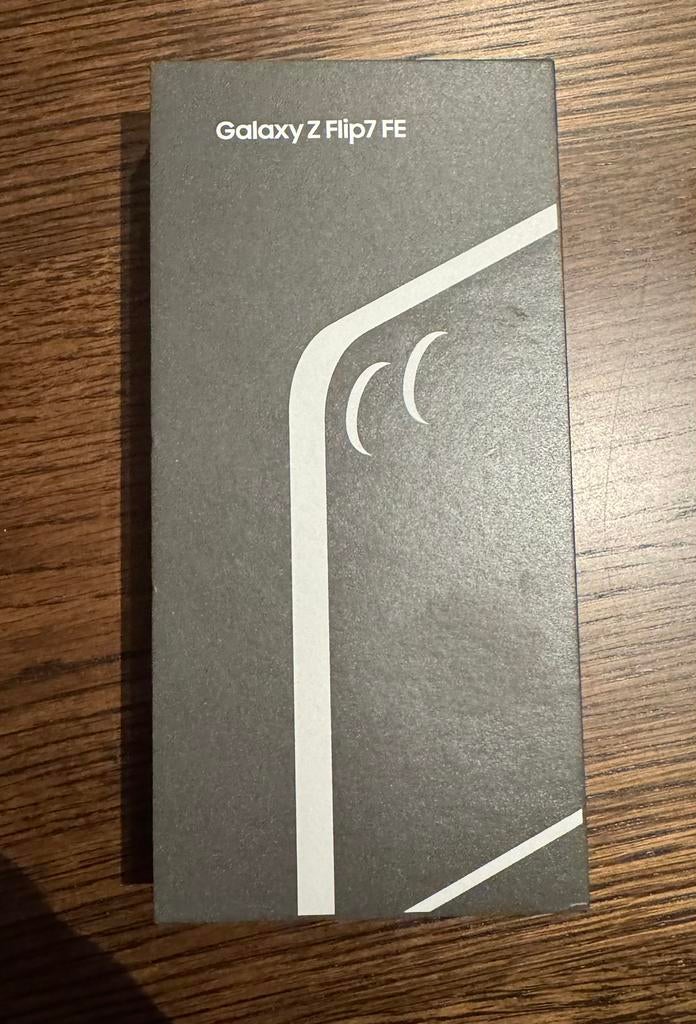 Samsung Galaxy Z Flip 7 FE - Black edition - 128GB - NIEUW, Telecommunicatie, Mobiele telefoons | Samsung, Ophalen of Verzenden