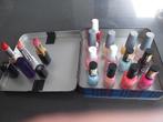 Doos vol nagellakken en lippenstoften, Handtassen en Accessoires, Uiterlijk | Cosmetica en Make-up, Gebruikt, Overige kleuren