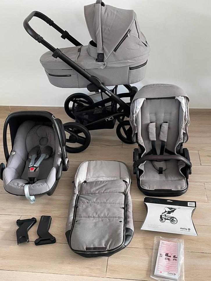 Mutsy 3 en 1 Mutsy Nio Black Cosmic Sand/Marron foncé, Enfants & Bébés, Jumeaux & Naissances multiples, Comme neuf, Poussette ou Buggy