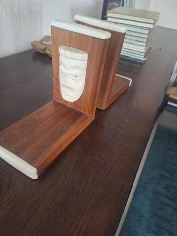 Mooi paar vintage houten boekensteunen — handgemaakt decor beschikbaar voor biedingen