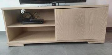 TV-kast beschikbaar voor biedingen