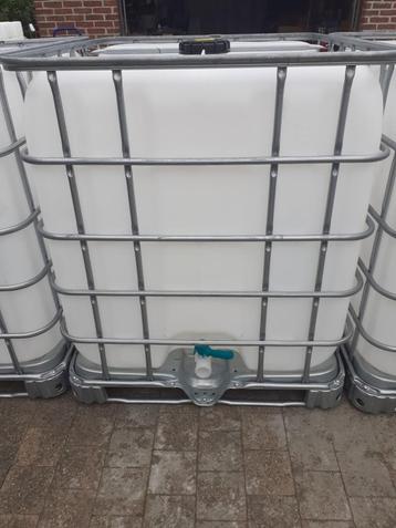 Ibc vat tank regenton 1000L GESPOELD en PROPERE beschikbaar voor biedingen
