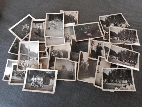 Zwart wit foto’s groep volksdansen, scouts, Collections, Photos & Gravures, Utilisé, Photo, Costume traditionnel, 1940 à 1960