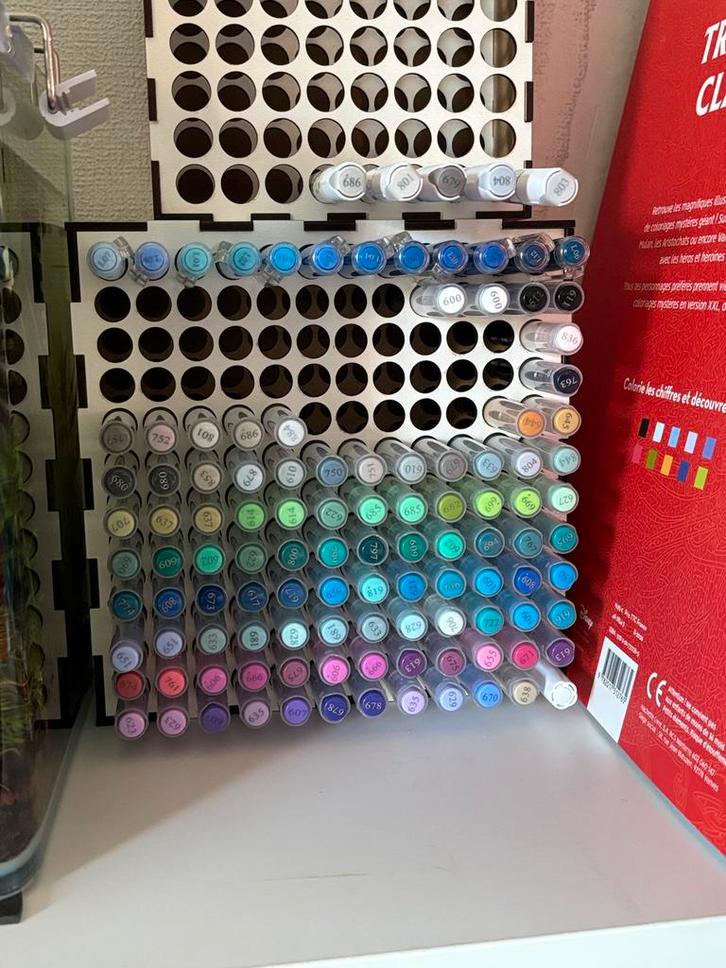 Coloriage mystere rangement marqueur creatif, Hobby & Loisirs créatifs, Dessin, Neuf, Enlèvement ou Envoi