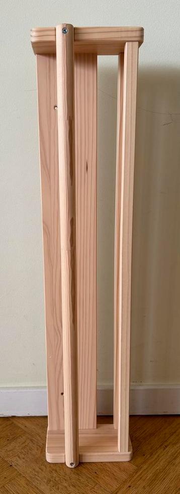 IKEA Flisat plank beschikbaar voor biedingen