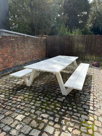 Table bristol blanche Alu 300cm - vendu neuf 3500 euros beschikbaar voor biedingen