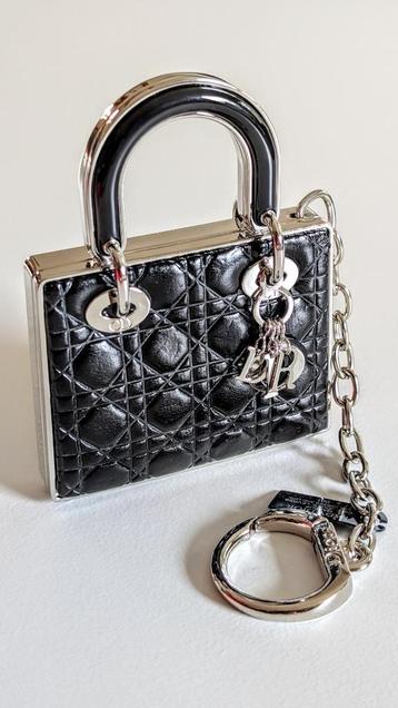 Lady Dior make up keychain uit 2009 beschikbaar voor biedingen