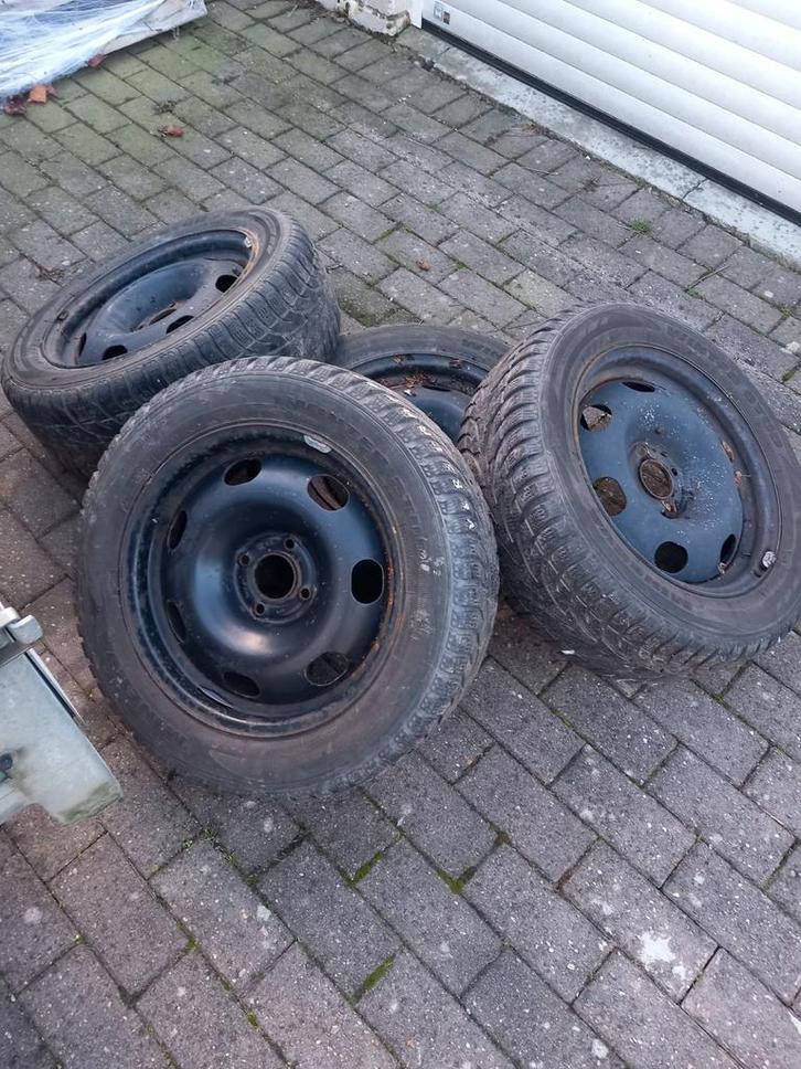 Winterbanden 215 55 16, Auto-onderdelen, Overige Auto-onderdelen, Ophalen