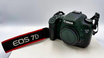 Canon EOS 7D - 26609 kliks met grip, batterijen en lader