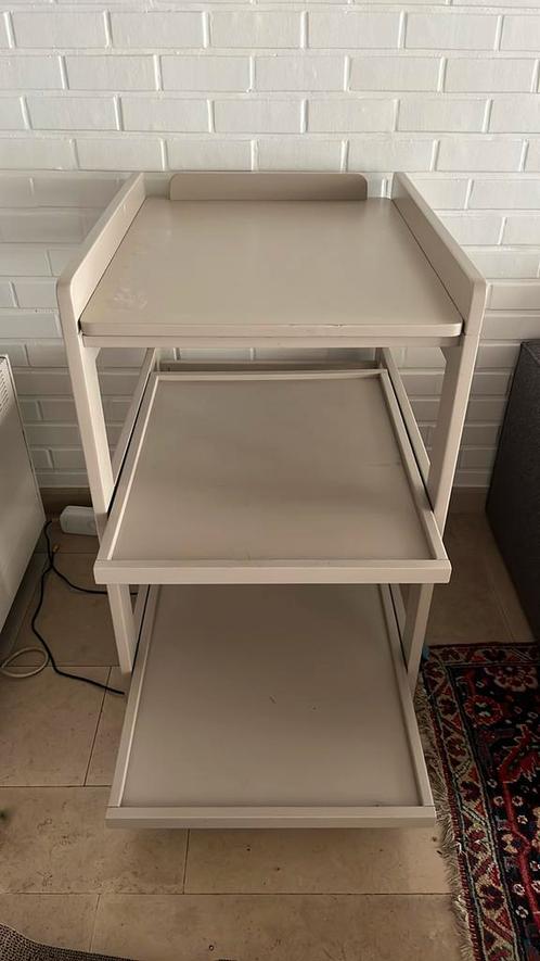 Baby verschoontafel op wieltjes met 2 uitschuifbare leggers, Kinderen en Baby's, Badjes en Verzorging, Gebruikt, Overige typen