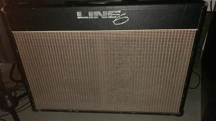 Flextone ll line 6 met POD 100 watt combo, Muziek en Instrumenten, Versterkers | Bas en Gitaar, Gebruikt, Ophalen