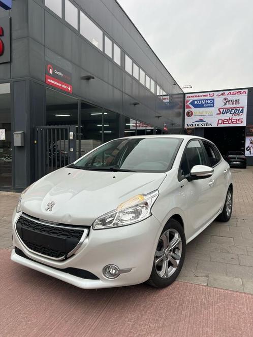 PEUGEOT, Auto's, Peugeot, Particulier, Benzine, Berline, 4 deurs, Handgeschakeld, Wit, Zwart, Stof, Ophalen