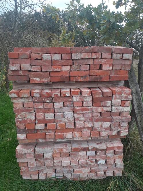 Recuperatiestenen Beerse Brik 175 x 83 x 48 en 214 x 100x 55, Doe-het-zelf en Bouw, Metselstenen, Gebruikt, Bakstenen, Ophalen