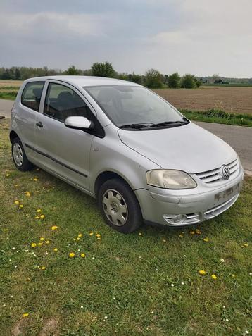 Vend pièces mécanique et carrosserie wolkswagen Fox  beschikbaar voor biedingen