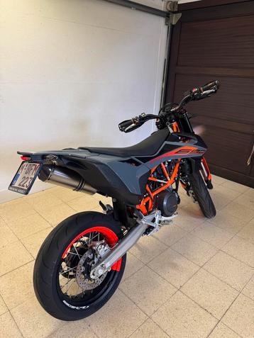KTM 690 smc-r 2022 beschikbaar voor biedingen
