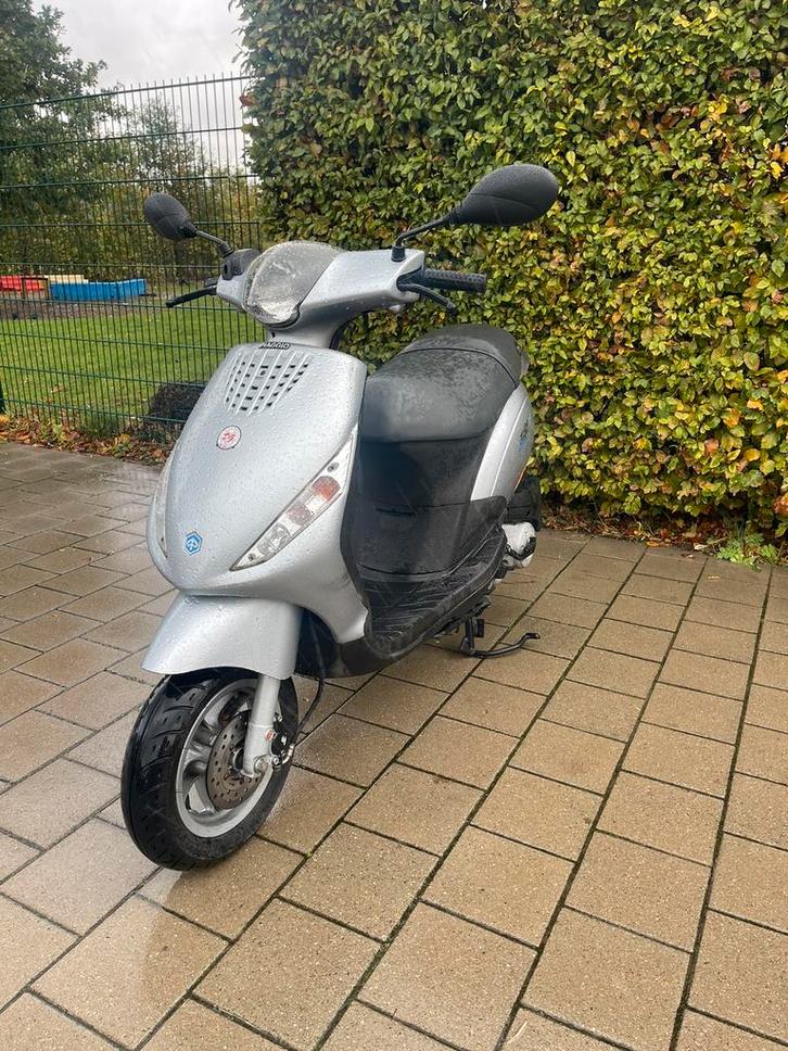 Piggio zip A klasse (perfecte staat!), Fietsen en Brommers, Scooters | Piaggio, Zo goed als nieuw, Zip, Klasse B (45 km/u), Benzine