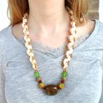 Nieuwe ketting in groene keramiek en kauri's schelpen, Handtassen en Accessoires, Kettingen, Ophalen of Verzenden, Nieuw, Groen