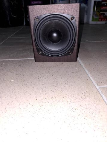 Kleine speaker beschikbaar voor biedingen