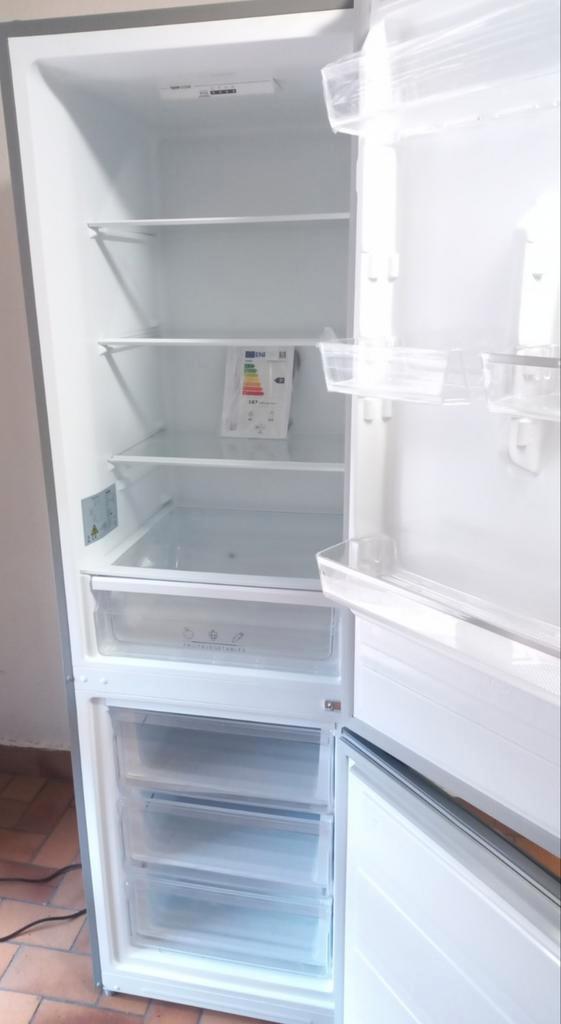 Valberg koelkast met diepvriezer vriescombinatie nieuw, Elektronische apparatuur, Koelkasten en IJskasten, Nieuw, Met aparte vriezer