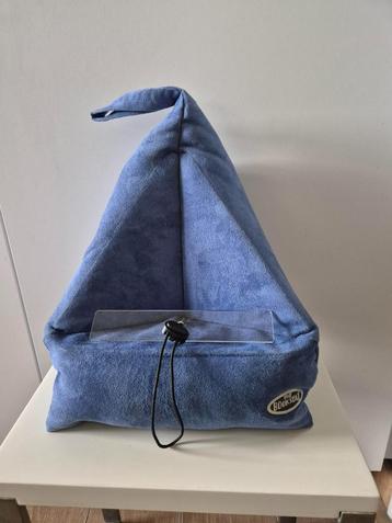 The Bookseat / Boekensteun  beschikbaar voor biedingen