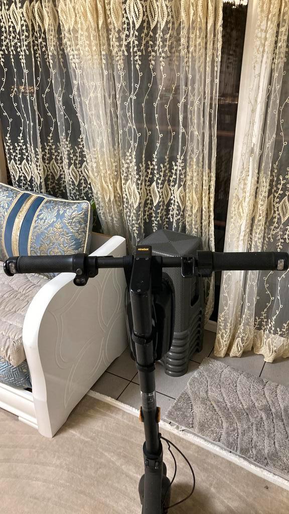 Elektrische step  ninebot GE2, Fietsen en Brommers, Steps, Zo goed als nieuw, Elektrische step (E-scooter), Ophalen