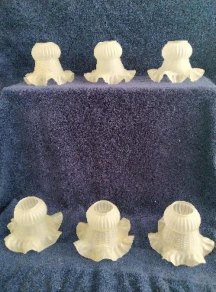 Matglazen kroonluchter Globes, Huis en Inrichting, Lampen | Kroonluchters, Zo goed als nieuw, Glas, Ophalen of Verzenden