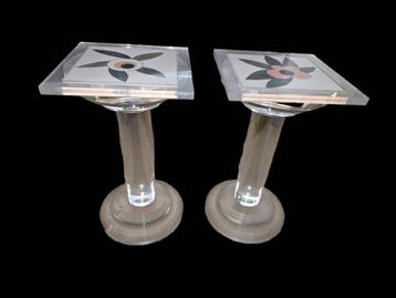 Set van 2 vintage design zuiltafeltjes – plexiglas & natuurs beschikbaar voor biedingen