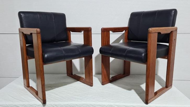 Dialogo stoelen, design Tobia & Afra Scarpa, B & B Italy, Antiek en Kunst, Antiek | Meubels | Stoelen en Sofa's, Ophalen