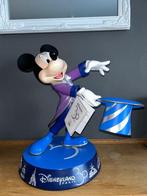 Grande figurine Mickey magicien , sur plateau ., Enlèvement, Mickey Mouse, Neuf, Statue ou Figurine