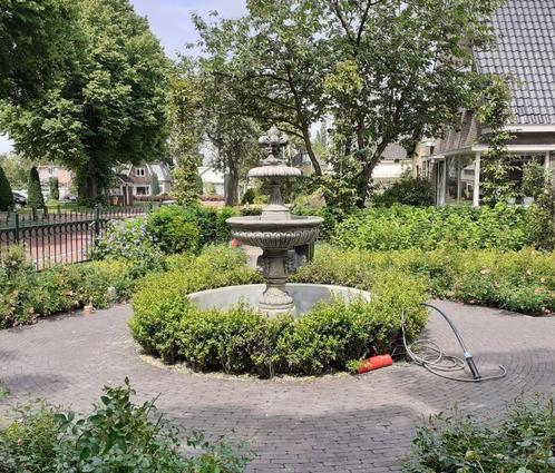 Compacte fontein met rand inclusief montage, Tuin en Terras, Waterpartijen en Fonteinen, Nieuw, Fontein, Beton, Ophalen of Verzenden