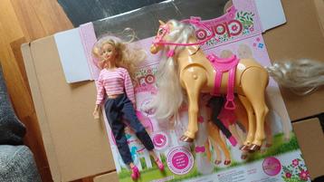 Poupée Lilly et son cheval disponible aux enchères