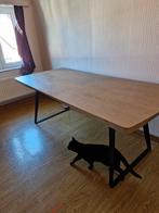 Houten eettafel met metalen onderstel. Goede kwaliteit!, Ophalen, Zo goed als nieuw